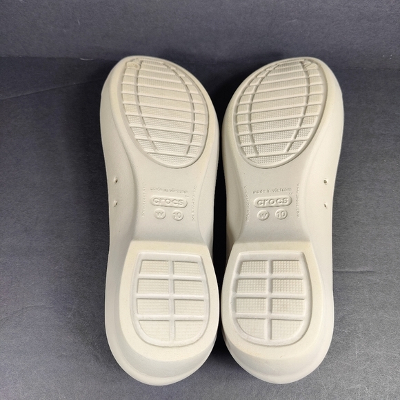 Crocs Women's Gianna Round Toe Slip On Gray Silver Waterproof Ballet Flats Sz 10 - Picture 8 of 8